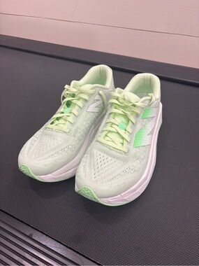 New Balance Women's Mint Green Fresh Foam Running Shoes